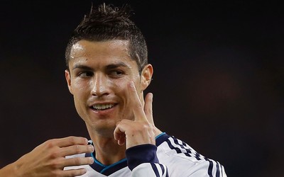 澳队体育快讯-世界杯预选赛遭遇黑哨